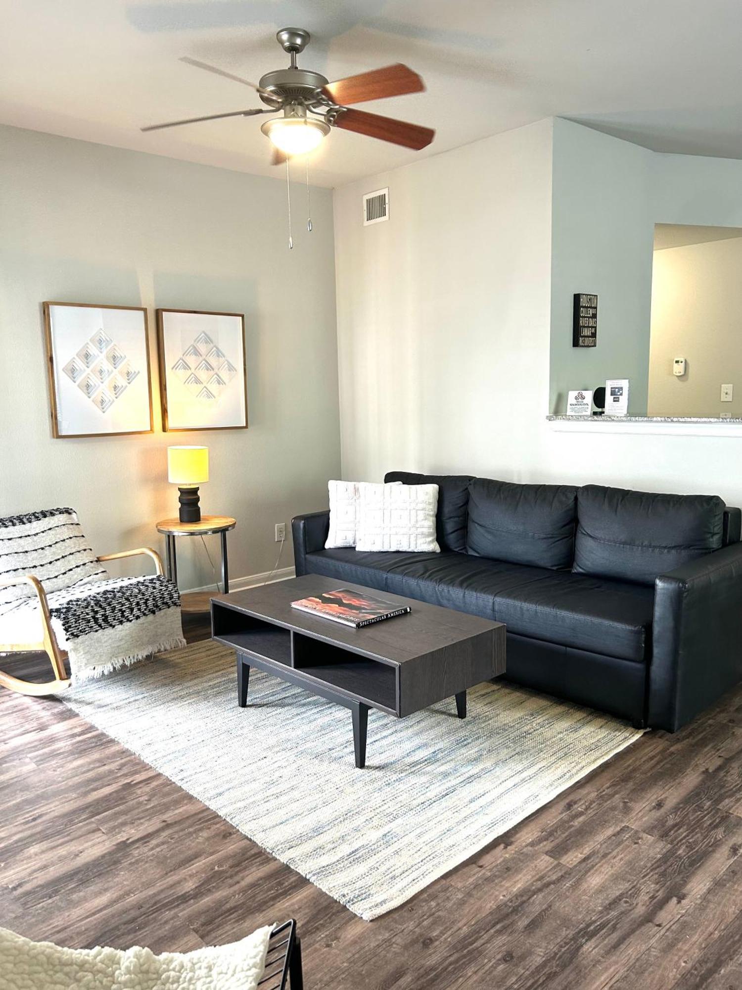 Hidden Gem At Med Center 2Br & 2Ba Apartment ヒューストン エクステリア 写真